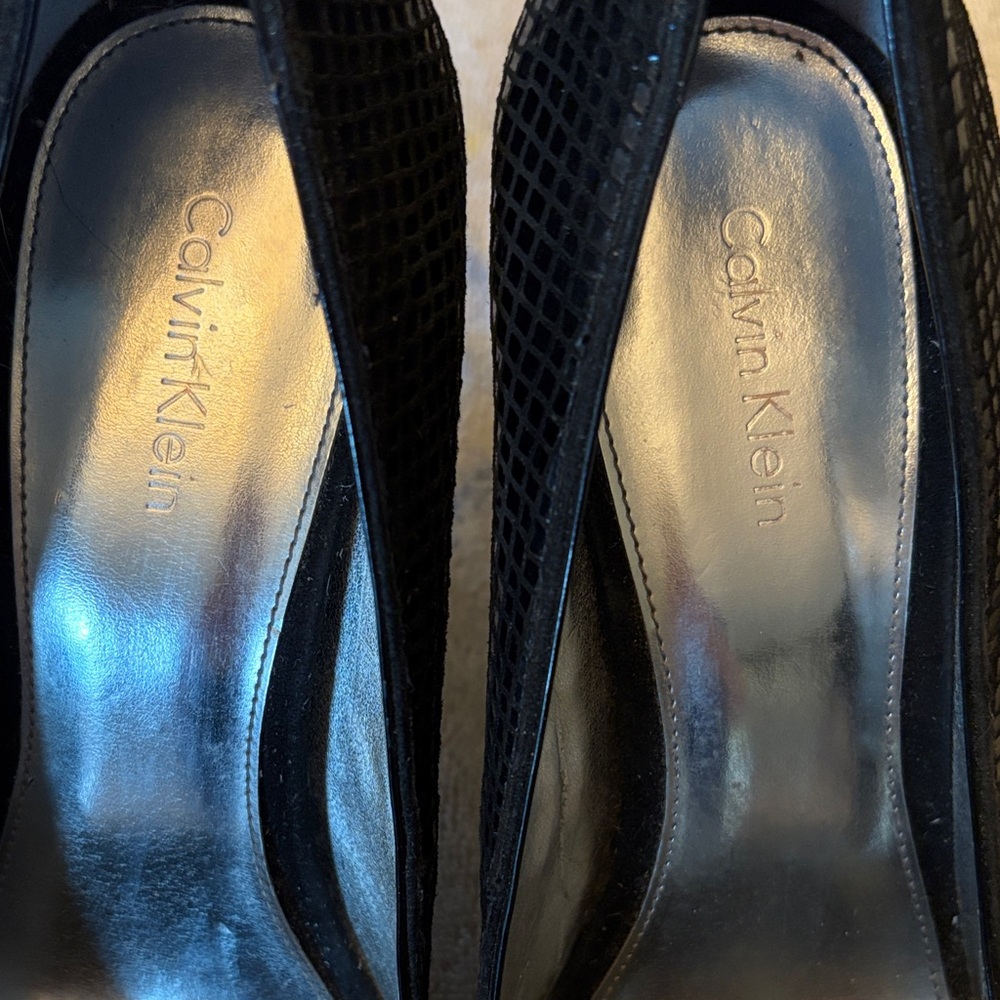 Calvin Klein Black Python Peep-Toe Pump Size 7m - image 2